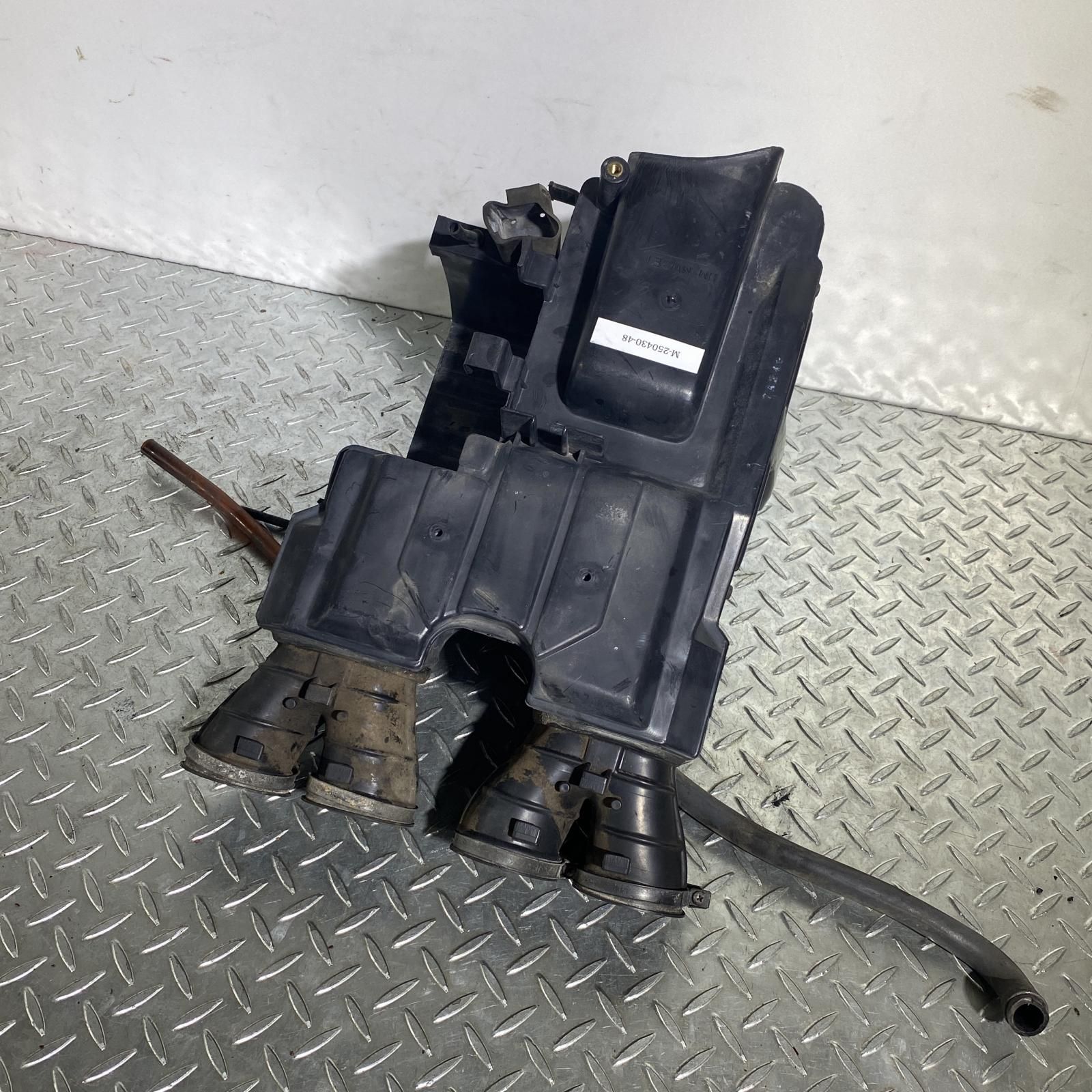 RC42 エアクリーナーボックス