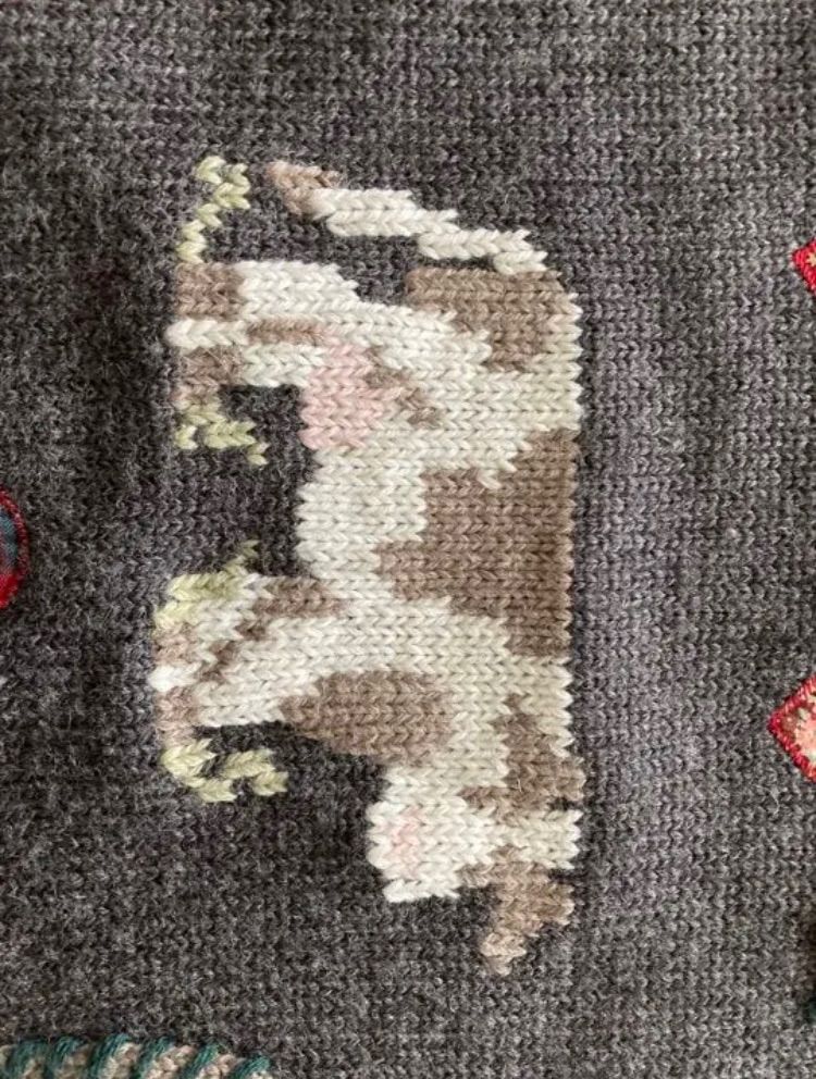 イタリア製　メルヘンチック　可愛い〜アップリケ&刺繍　セーター　wool 50%
