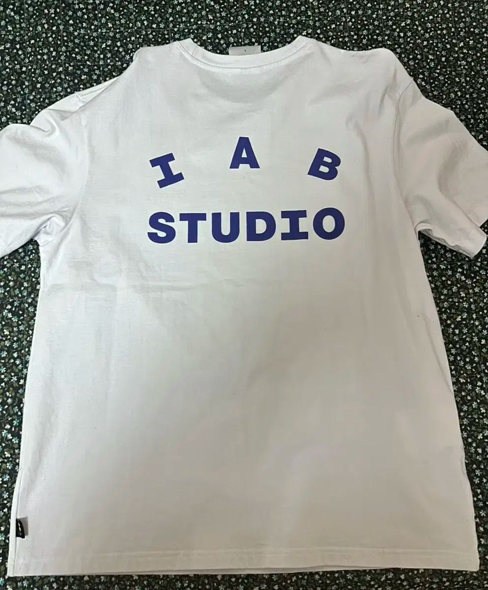 【雷市場（ポンジャン）商品韓国直送】IAB Studio(アイエプスタジオ) ショートスリーブ ( L ）