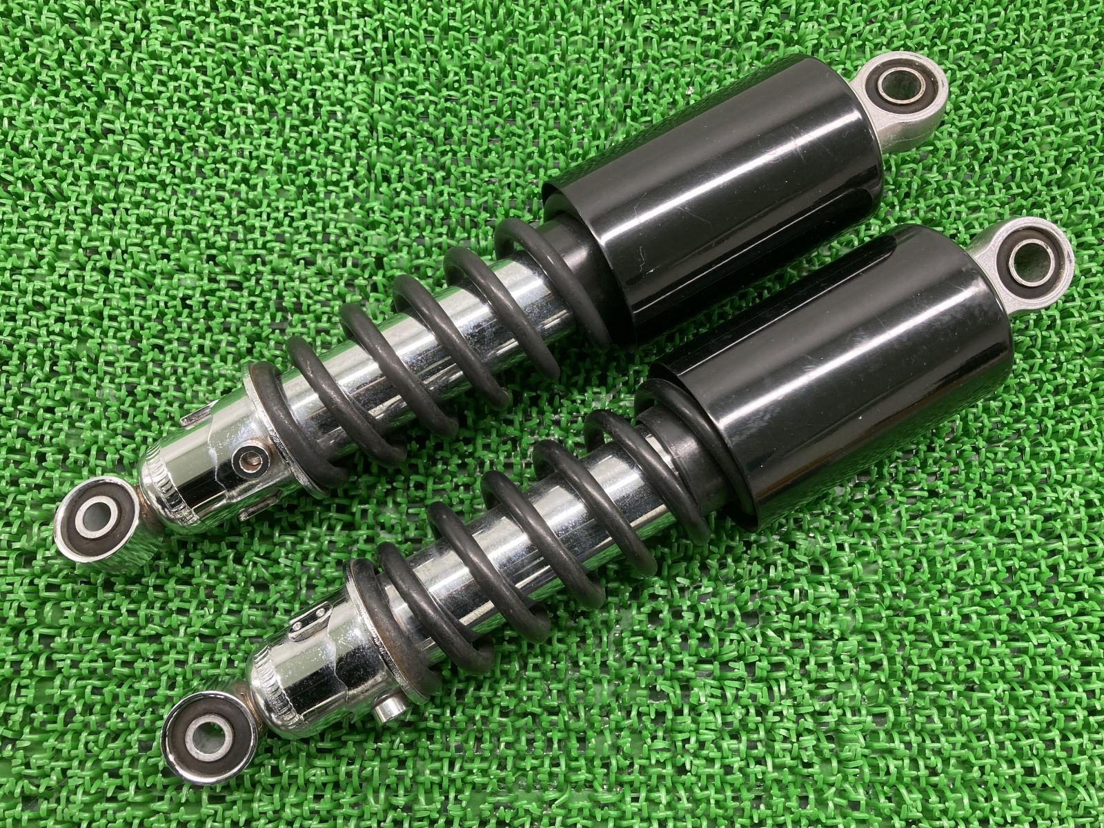 W650 リアサスペンション 左右 カワサキ 純正 中古 バイク 部品 EJ650A