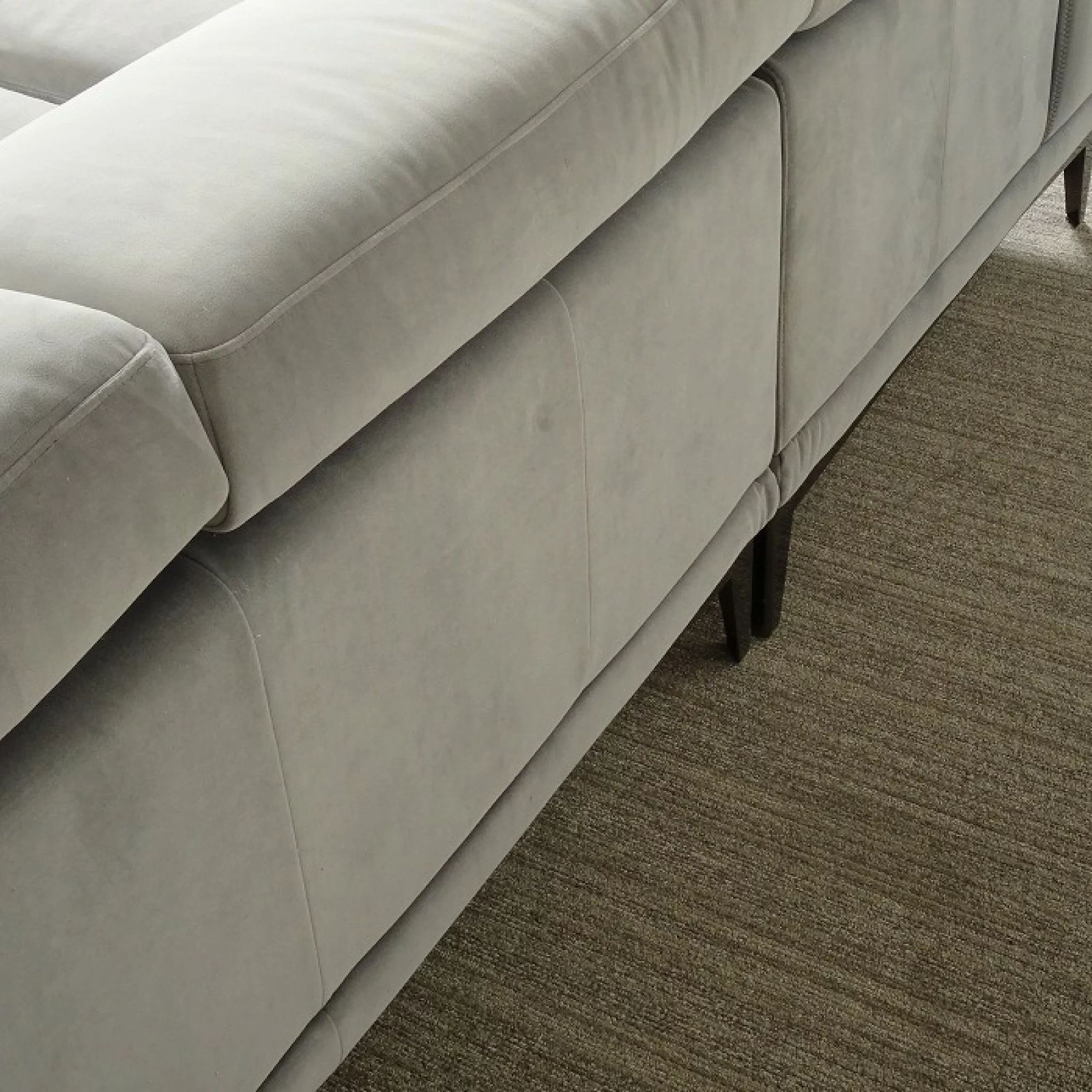 Natuzzi ナツッジ