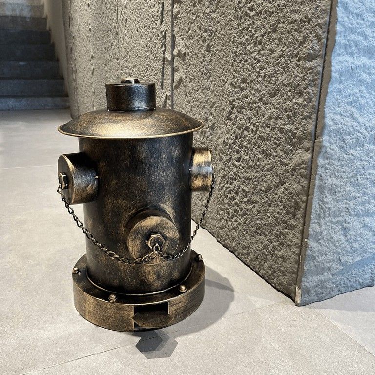 レトロデザイン 消火栓型ゴミ箱 ペダル式 防臭メタル製 アイアンアート ビンテージ風 クラシックスタチュー ホームデコ オフィス カフェ リビングルームにも最適