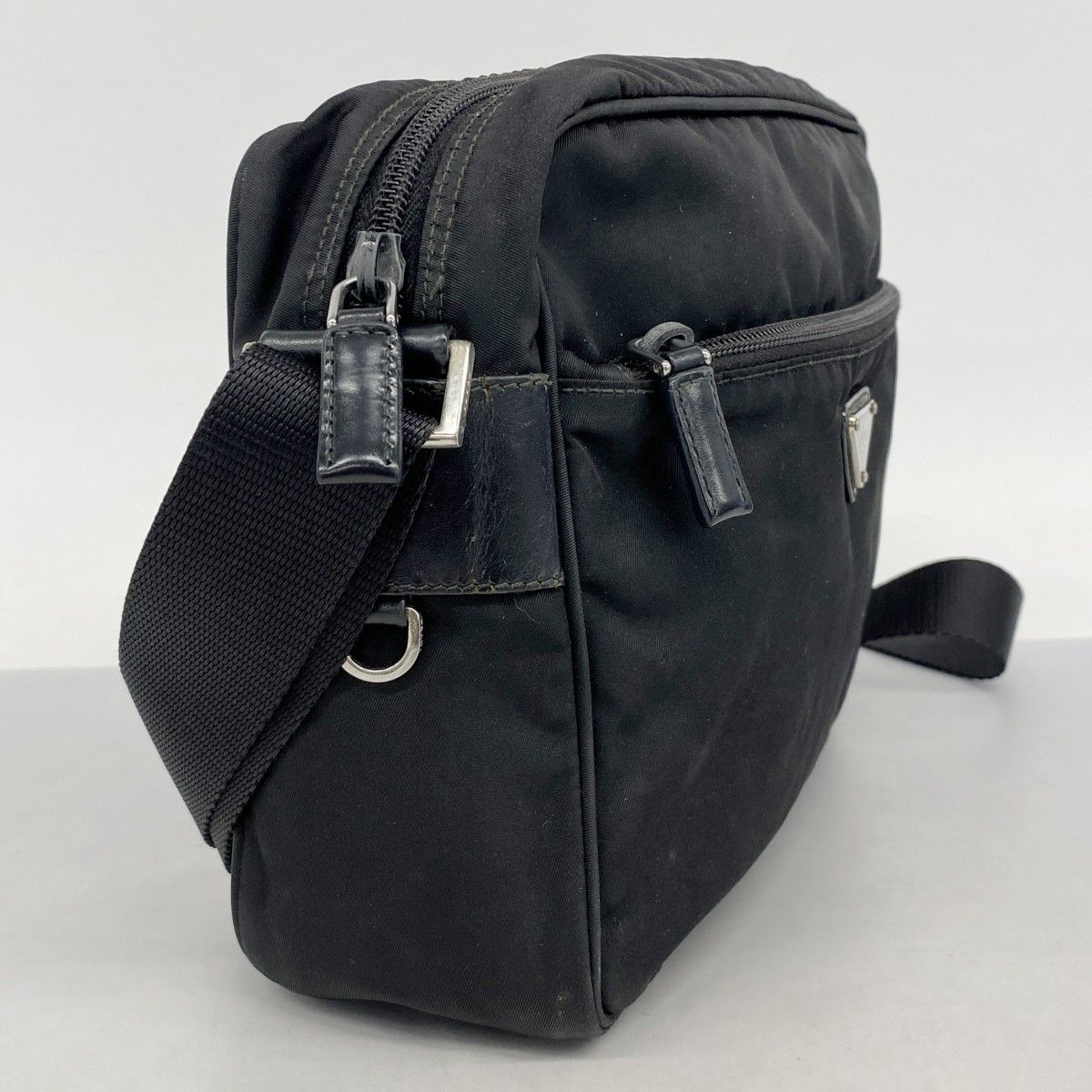 5id4752】プラダ ショルダーバッグ ナイロン ブラック シルバー金具  