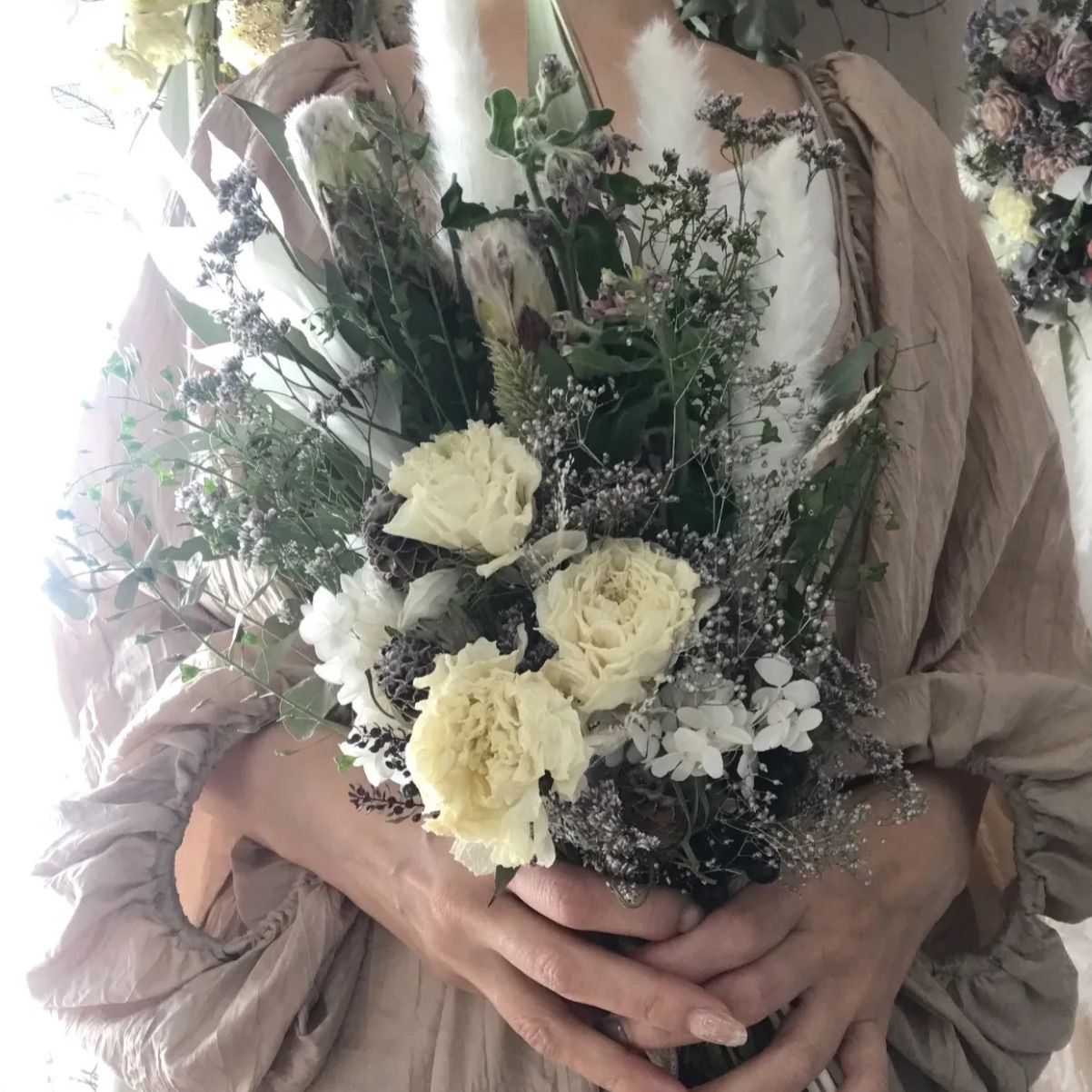 ドライフラワーラナンキュラスとムンディのグリーンスワッグ ブーケ  