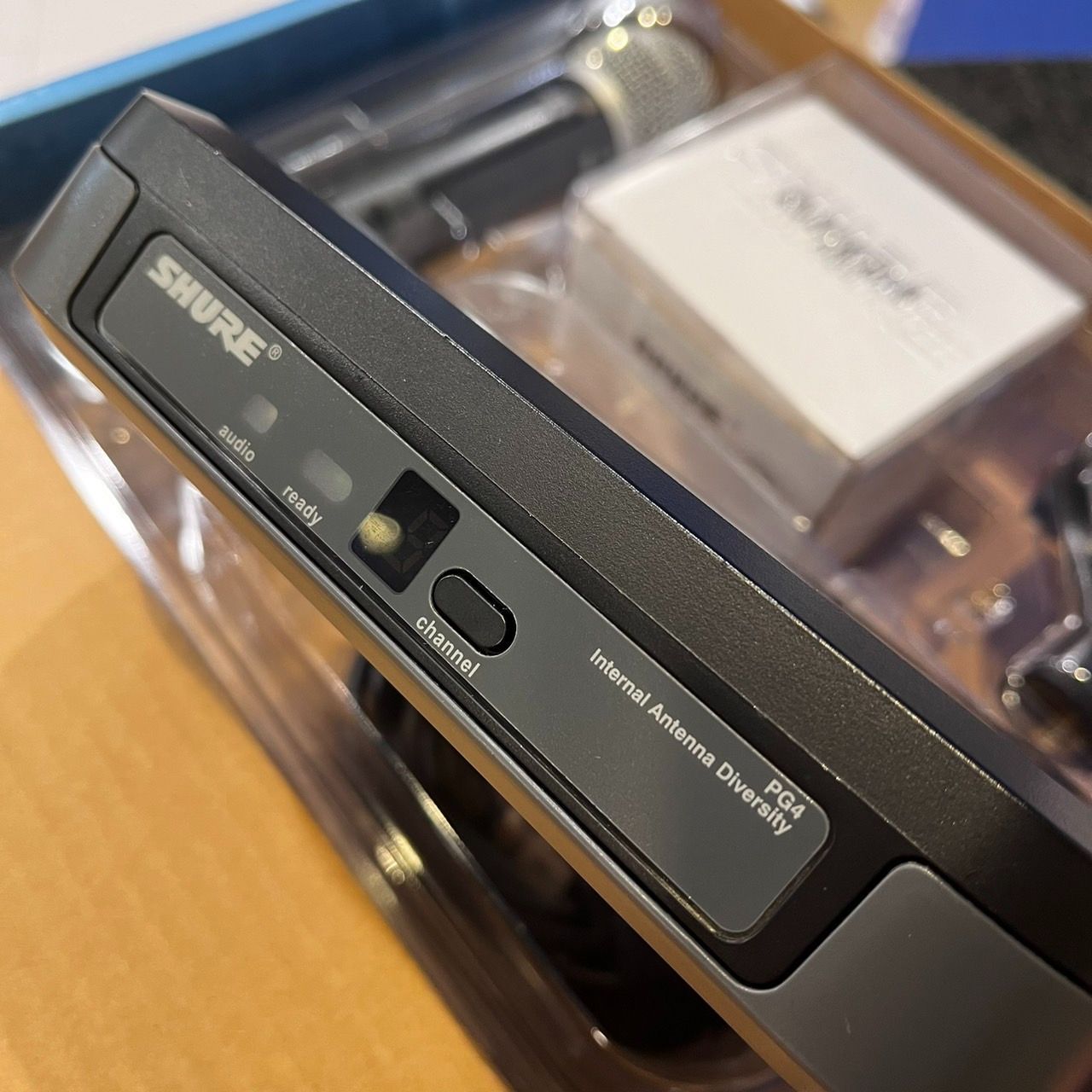 SHURE PG58 ワイヤレスマイク ケース付き Amazon | SHURE シュア ワイヤレスマイクシステム BLX24/PG58