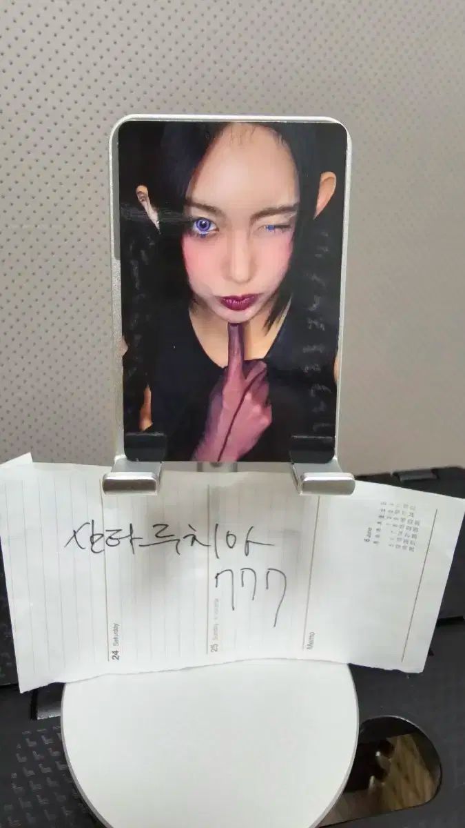 EVERGLOW アシャ トレカ サノク 【公式通販】