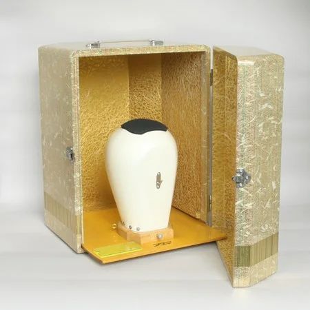 立役 赤色と自然色のツートンカラー