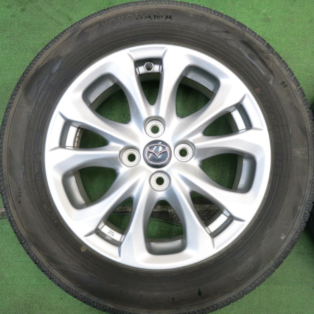 バリ溝！キレイ！8.5分☆マツダ デミオ 純正 185/65R15 ヨコハマ 