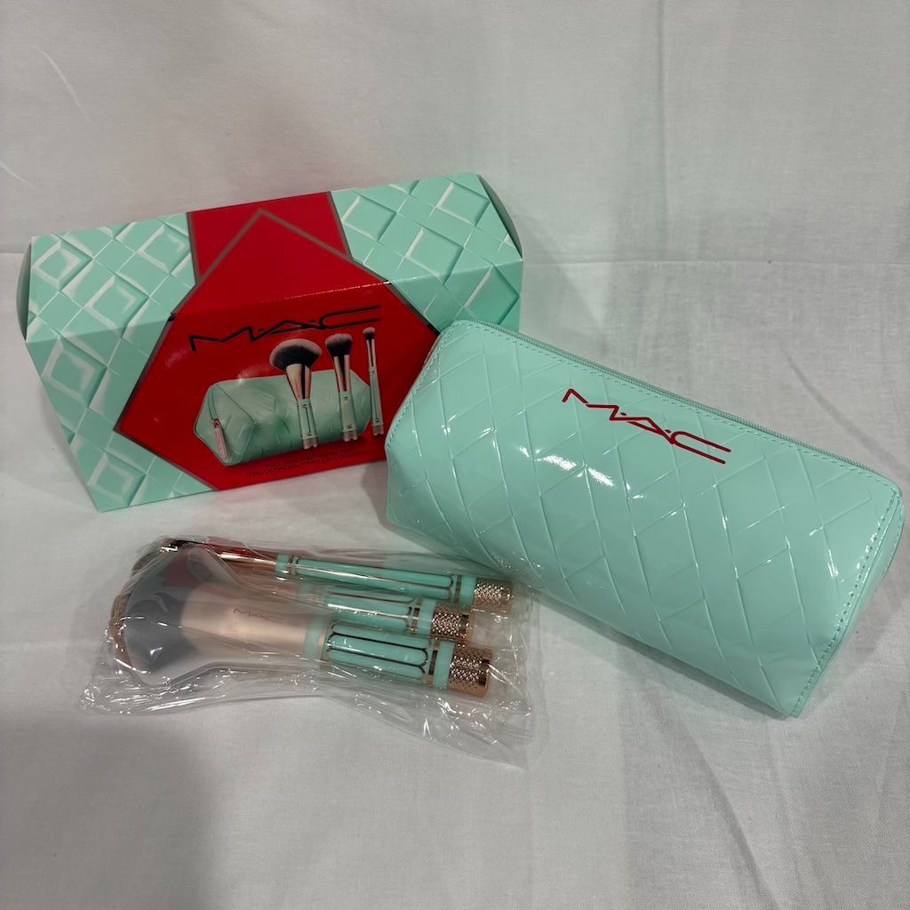 ♥ MAC マック オブ オール トレード ブラシ キット 2025 ホリデーコレクション 品 509-2