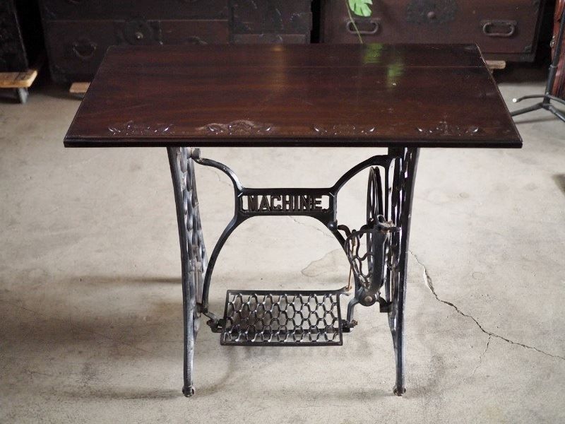 軽井沢彫り天板の鉄脚ミシンテーブル 古録展 品番F4500