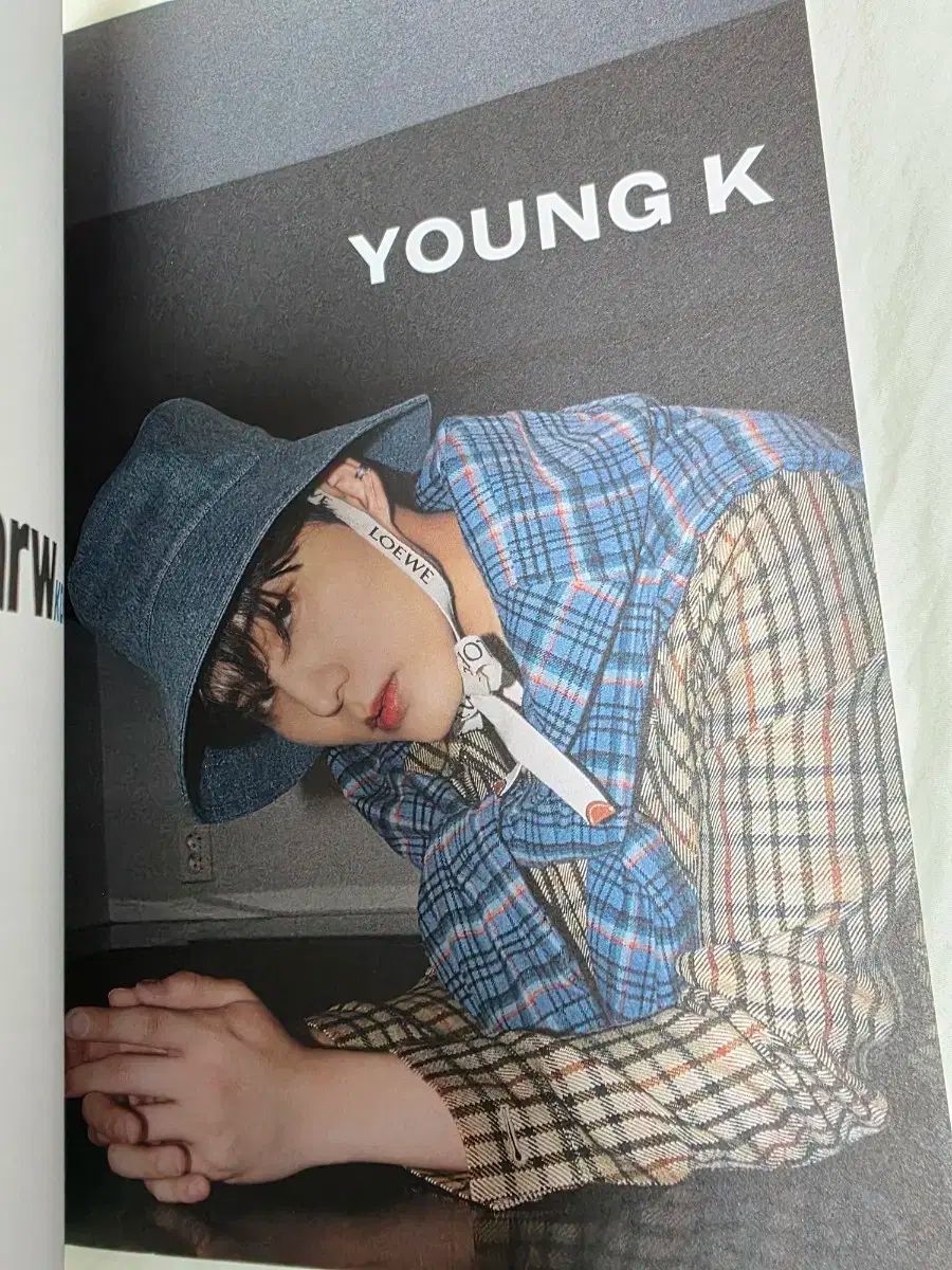 DAY6 ヨンケイ Young K 雑誌 tmrw korea magazine