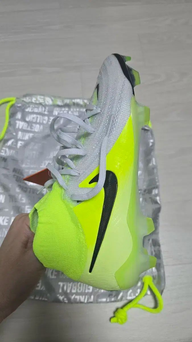 235mm サッカーシューズ