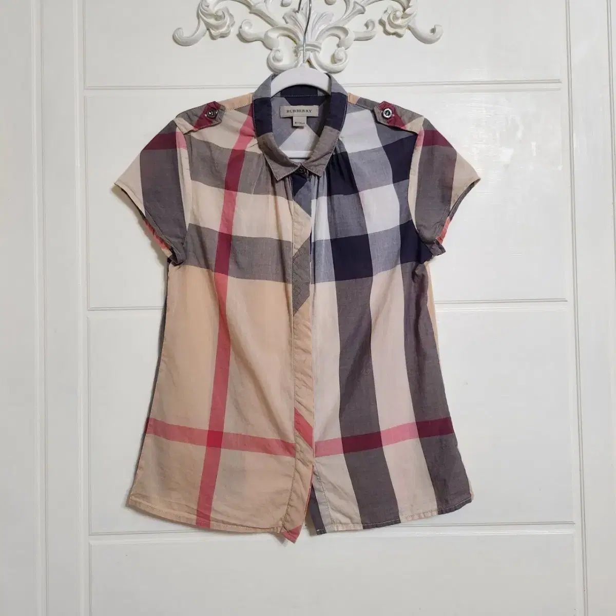 新品　バーバリー　チルドレン　シャツ　8Y 120〜130cm 新品 バーバリー チルドレン シャツ 8Y 120〜130cm