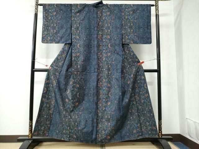 平和屋着物○本場大島紬 泥染め 雲重ね吉祥花文 やまと誂製