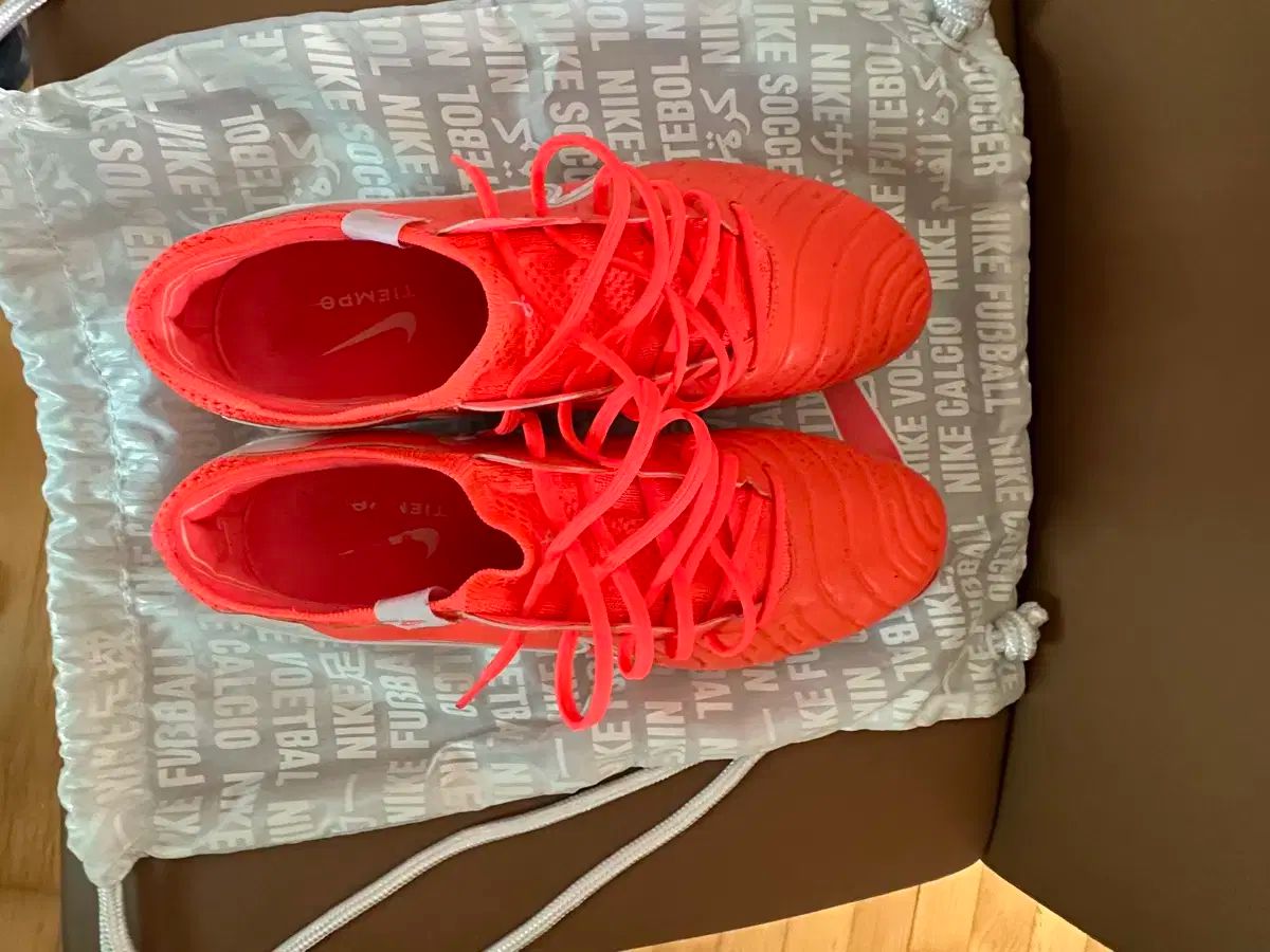 【雷市場（ポンジャン）商品韓国直送】 NIKE(ナイキ) ティエンポ サッカーシューズ 265