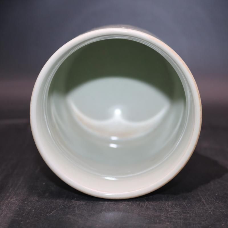 白磁狮文筆筒 景徳鎮 陶磁器 装飾品 現代工芸品 美術品 置物 白磁狮文筆筒 景徳鎮 陶磁器 装飾品 現代工芸品 美術品 置物