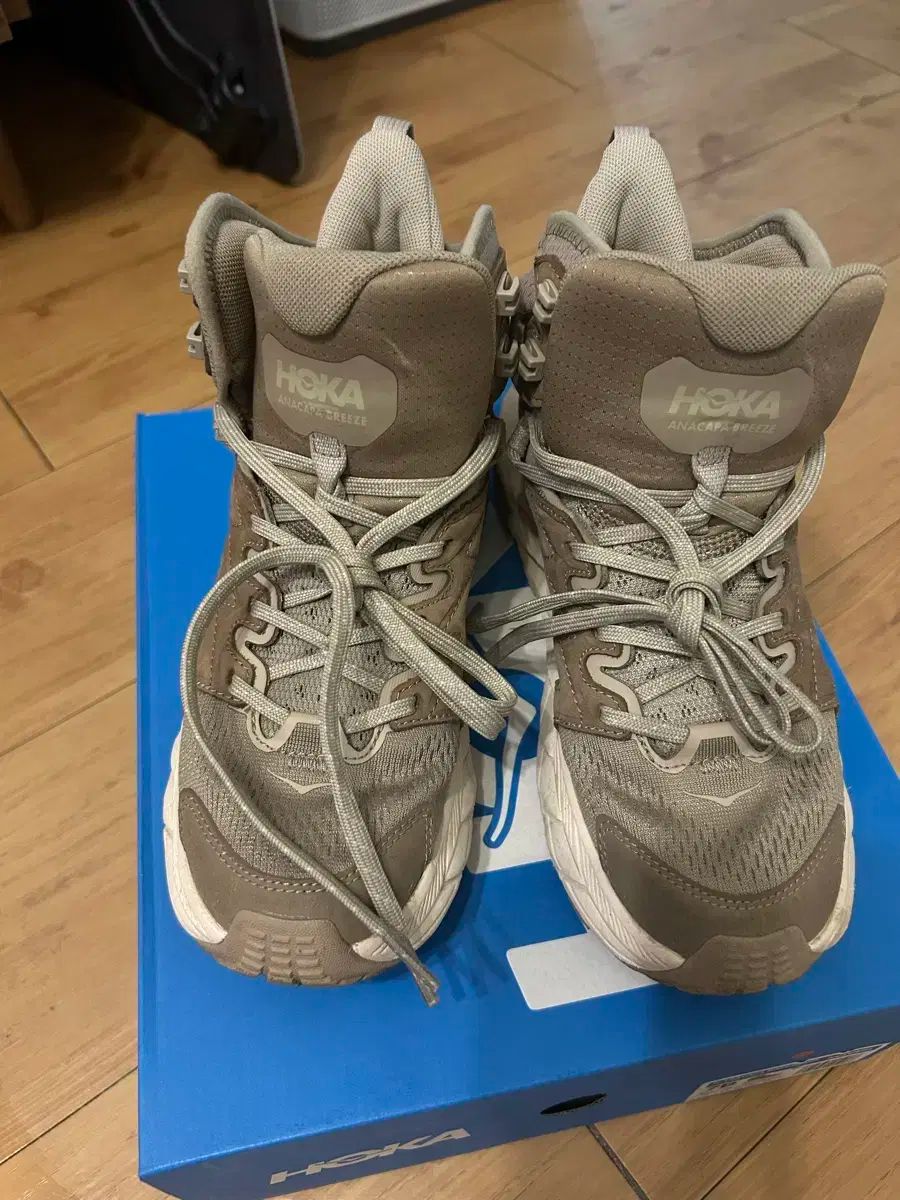 HOKA ONE ONE ホカオネオネ アナカパ ブリーズ ミッド 240