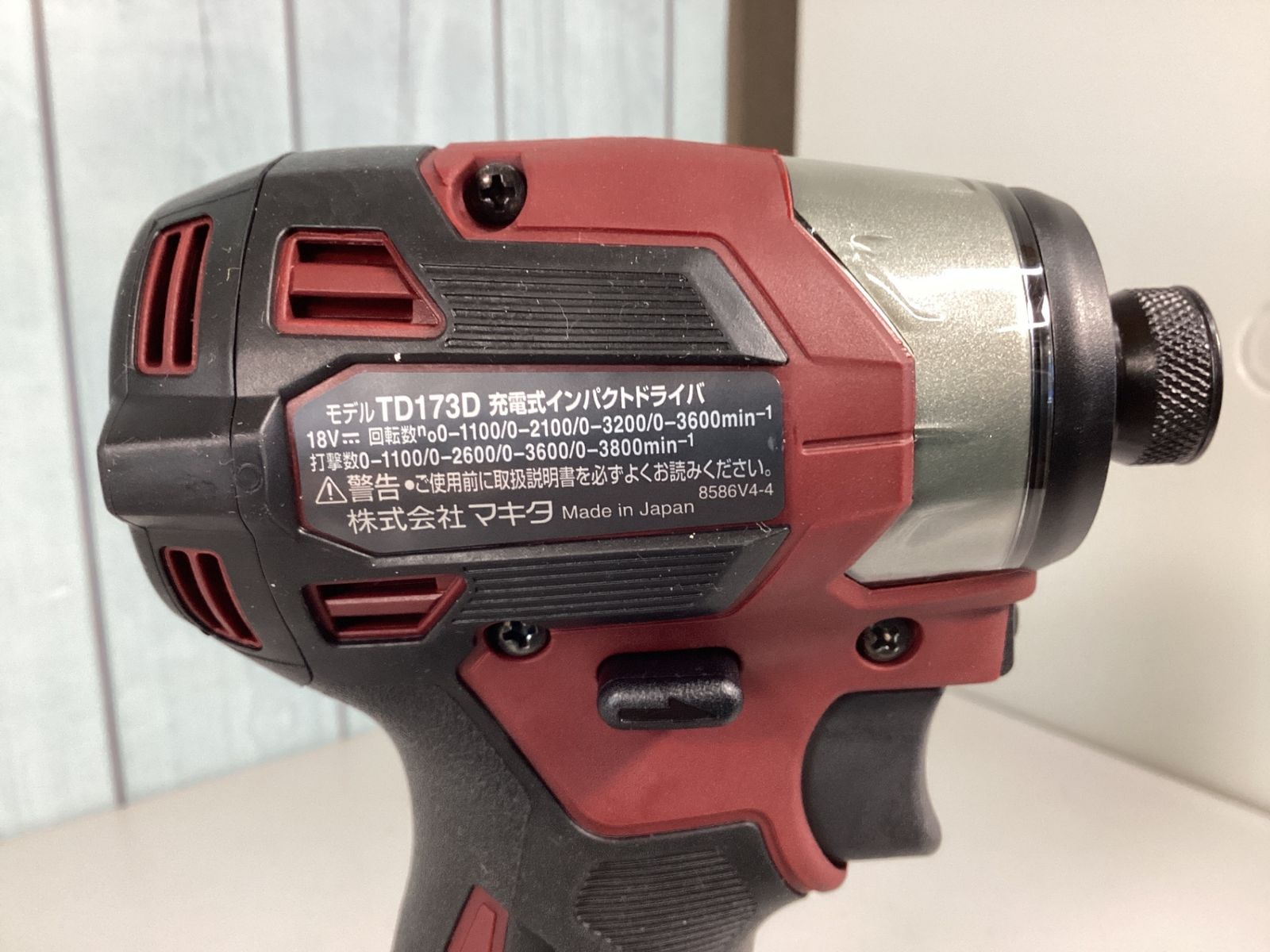 コードレスインパクトドライバー