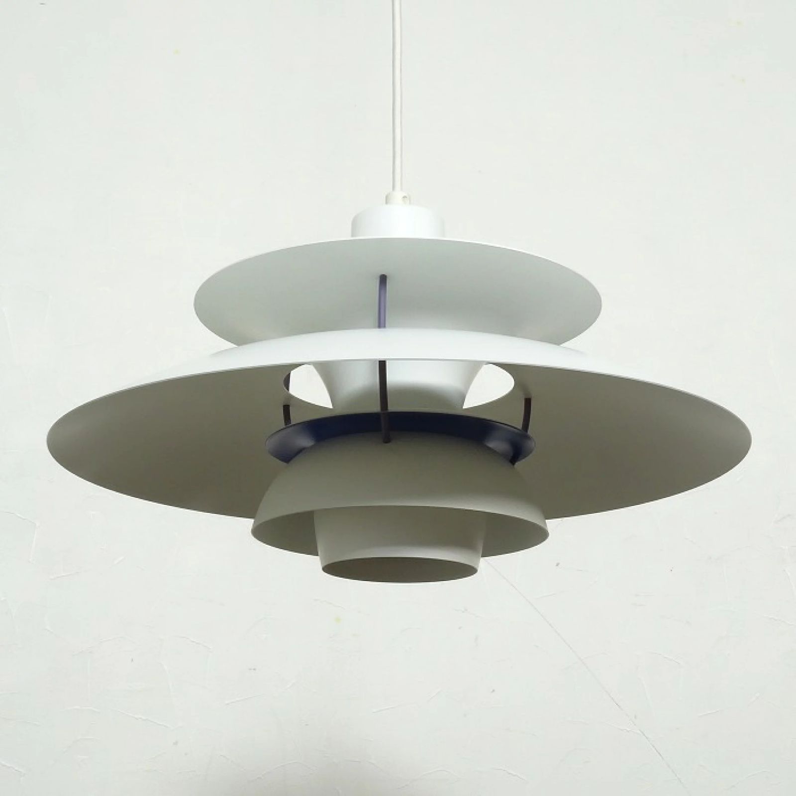 ◾︎SELUNO◾︎ 展示超 louis poulsen ルイスポールセン PH5 ペンダントライト クラシックホワイト 16万 v726 NEXPOTALLINN_EU