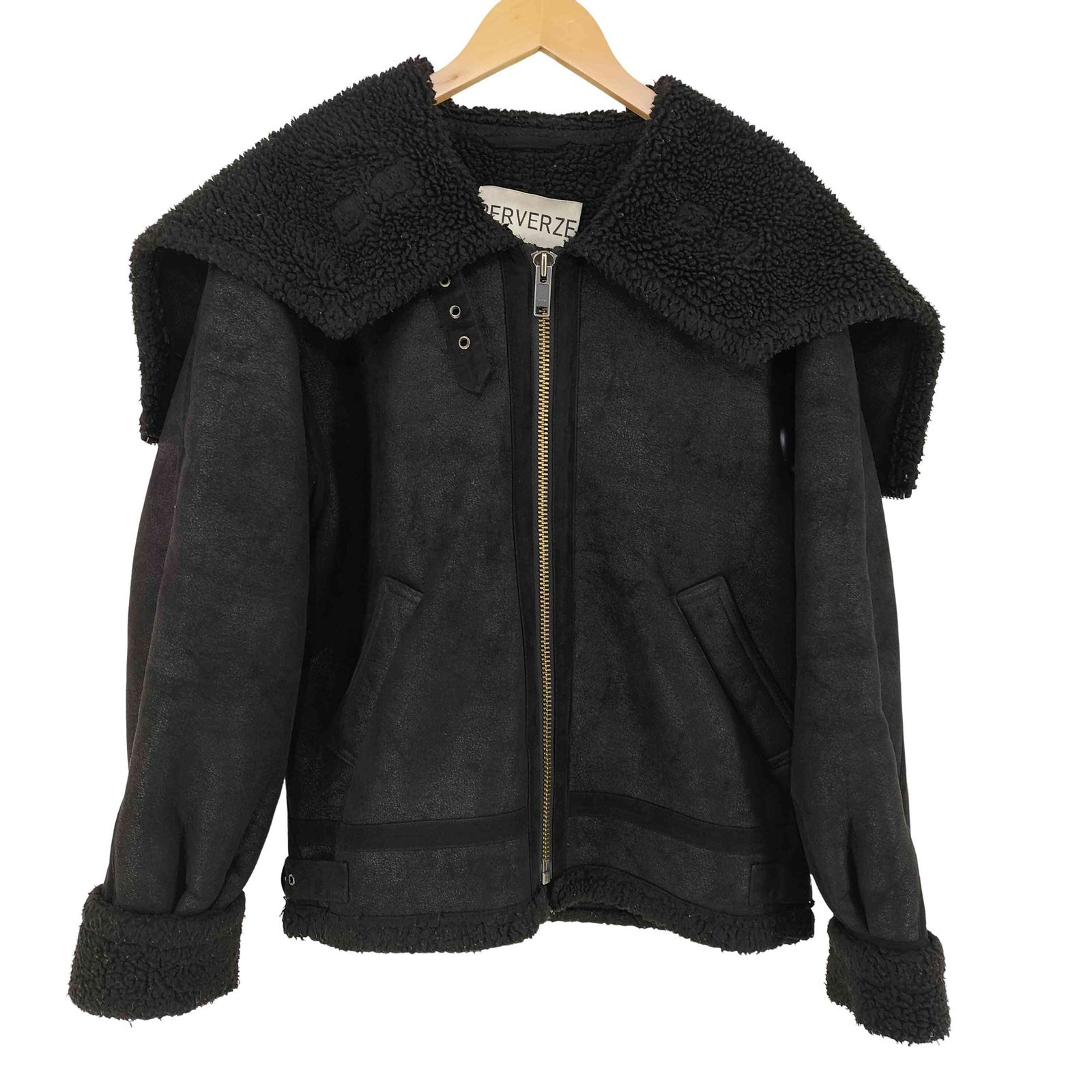 PERVERZE ムートンコート B3 PERVERZEのムートンコートを使った人気