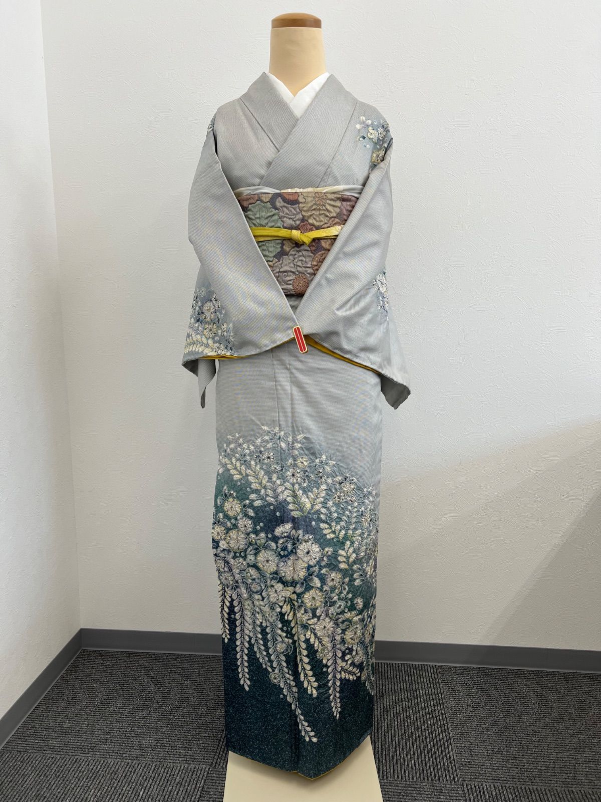 B423b「錦 柳鳥文 瓶」十四代酒井田柿右衛門作　共箱　有田焼　花生 人間国宝 十四代酒井田柿右衛門 濁手『つつじ文花瓶』 - 国内外の優れ