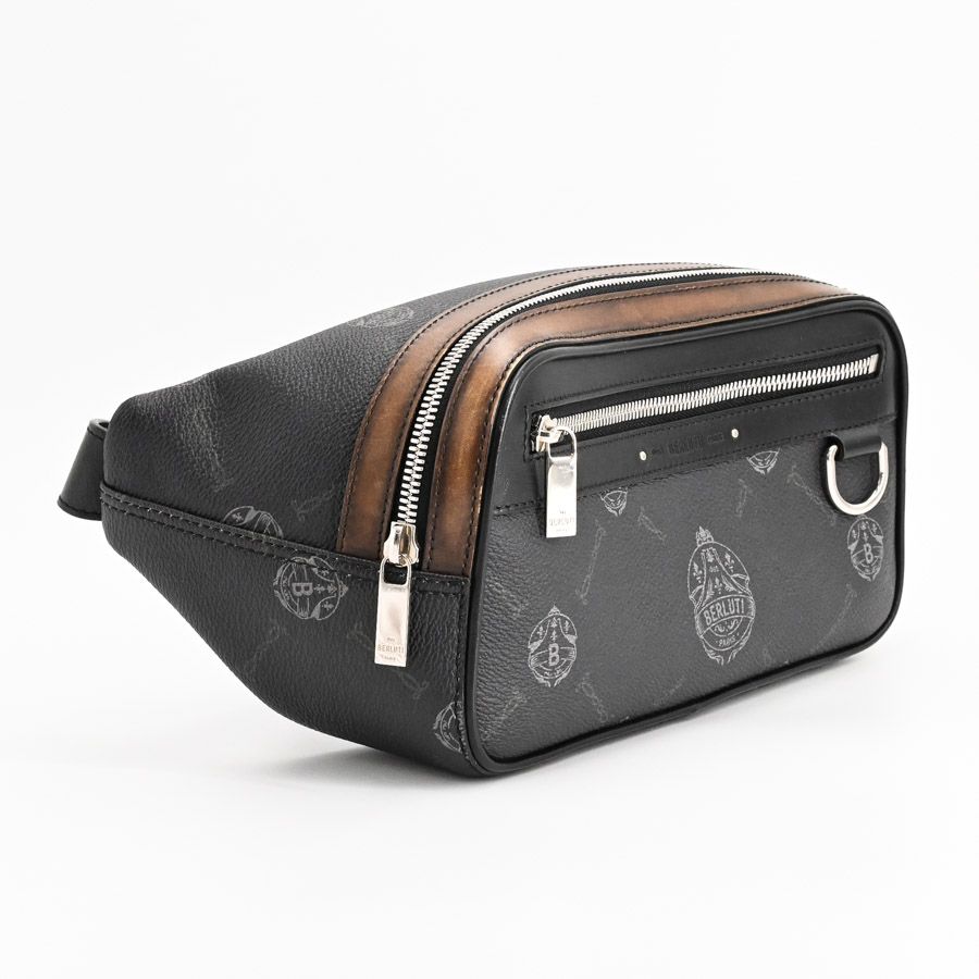 KNOSIS ブラック ボディバッグ　ポーチ　黒 MAKA1 ゲーム・おもちゃ・グッズ KNOSIS ブラック ボディバッグ ポーチ 黒