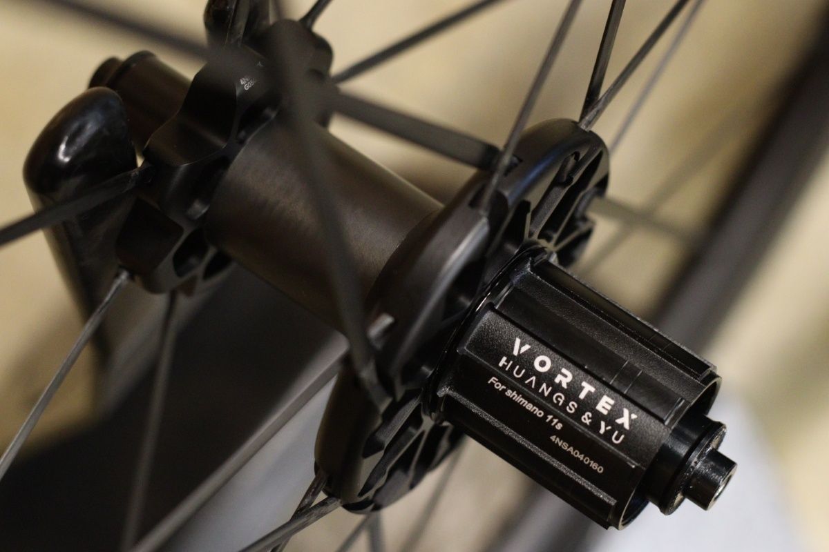 ボルテックス VORTEX N4 クリンチャー チューブレス カーボン ホイール 