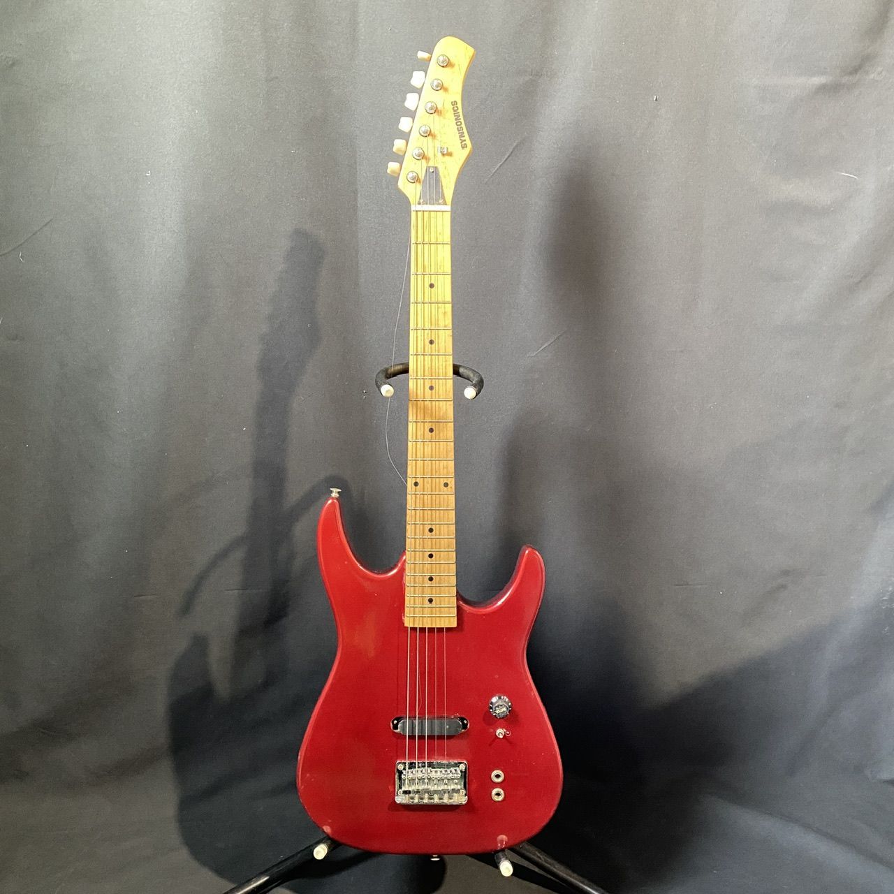 SYNSONICS エレキギター　スピーカー内蔵　よく鳴る SYNSONICS エレキギター スピーカー内蔵 よく鳴る SYNSONICS エレキ