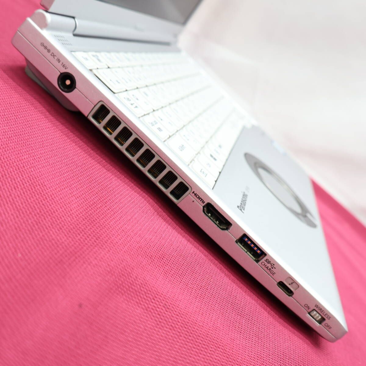 完動品 8世代4コアi5 SSD256GB メモリ8GB CF-SV8 Core i5-8365U