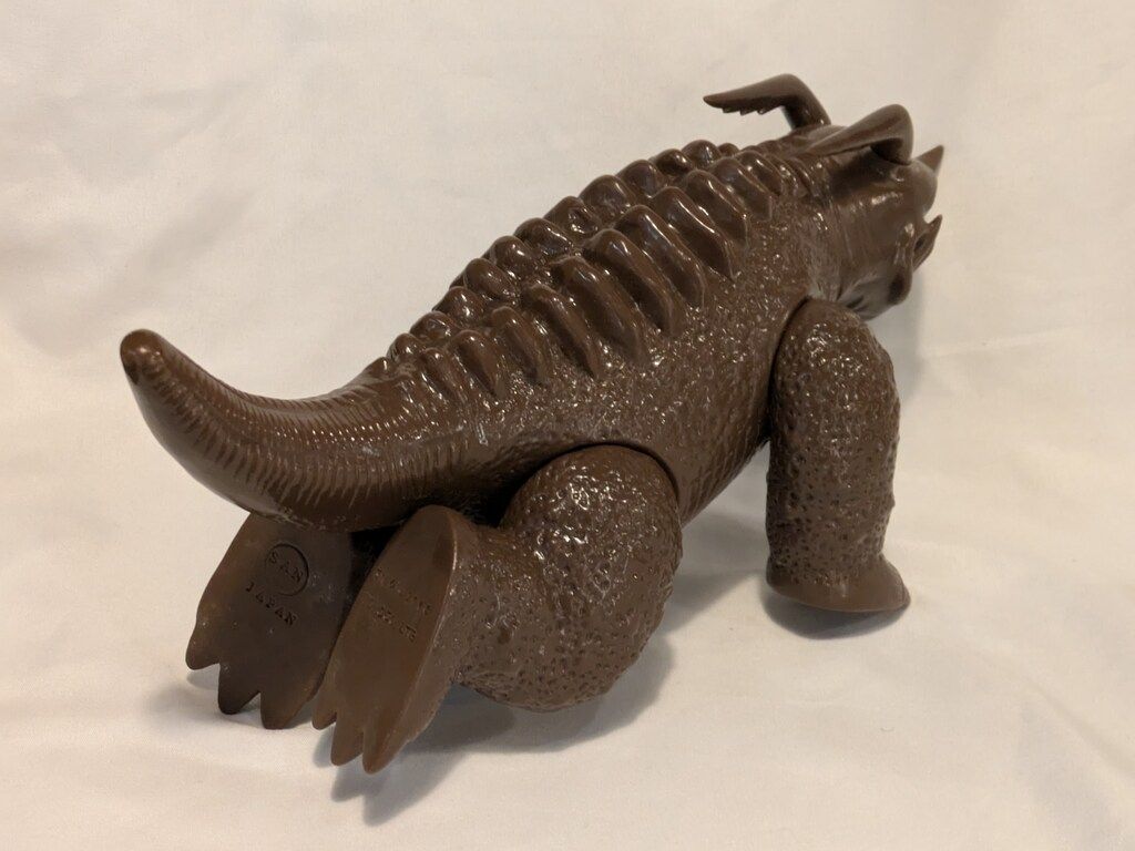 マルサン マルサン/現行 ネロンガ 四足歩行版 茶成型/未塗装