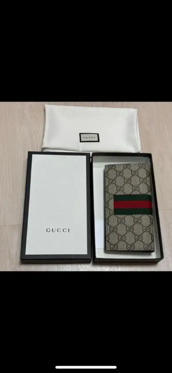 GUCCI グッチ GG Supreme シュプリーム 長財布