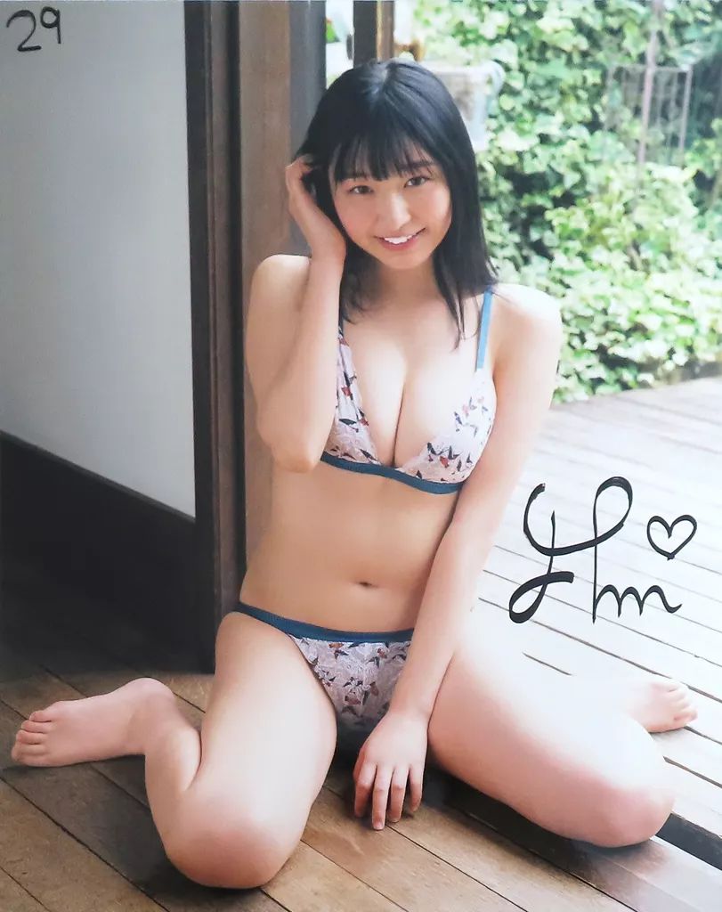 雑貨 我妻ゆりか 直筆サイン入り写真パネル 2020年8月号B.L.T.完全生産