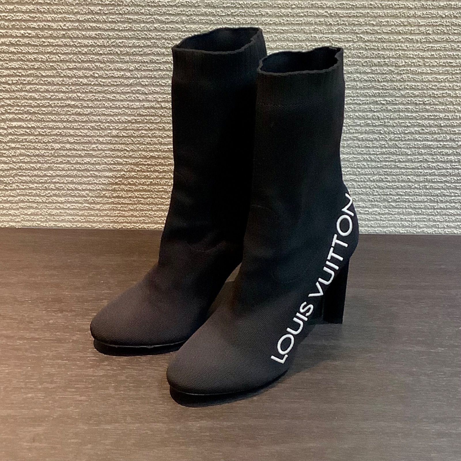 ルイヴィトン LOUISVUITTON シルエットライン ソックスブーツ ブラック 