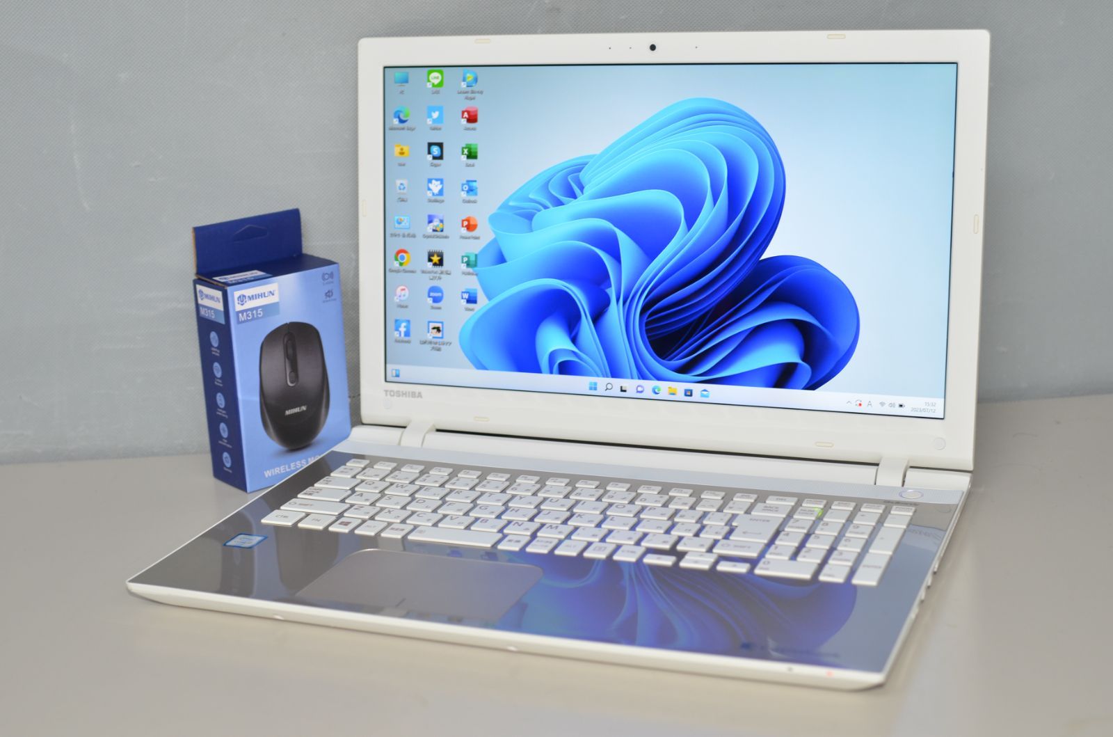中古良品ノートパソコン Windows11+office 爆速SSD512GB 東芝 T75/UG 