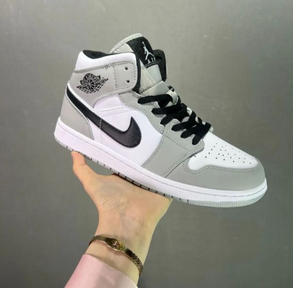 AIR JORDAN 1 [ナイキ] エア ジョーダン 1 ミッド ライトスモークグレー 24cm 24.5cm 25cm 25.5cm 26cm  26.5cm 27cm 27.5cm 28cm - メルカリ