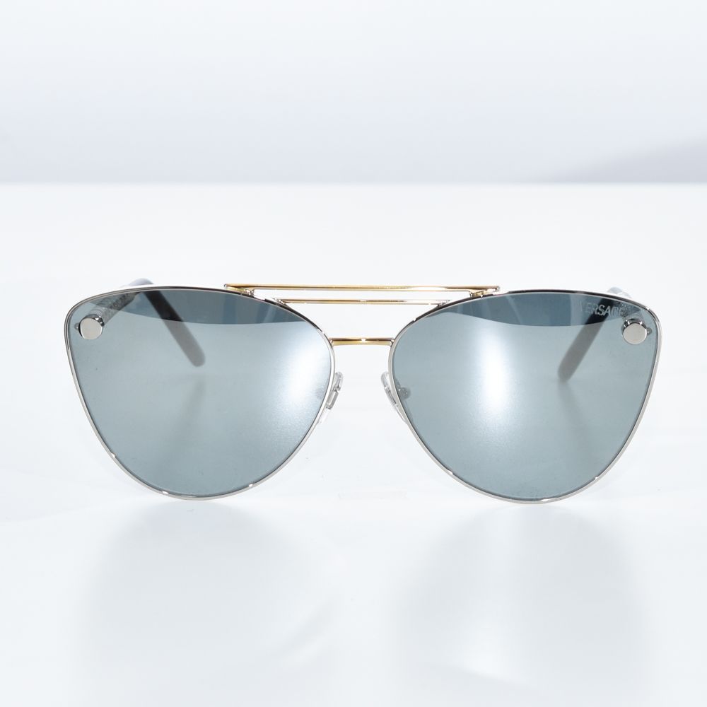 ヴェルサーチ サングラス VERSACE チューブラー グレカ キャットアイ サングラス シルバー VE_2267_(15141U) VERSACE  ヴィンテージ アイコン パイロット サングラス (VERSACE/サングラス) VE4399 GB1/87【BUYMA】 VERSACE シルバー サングラス