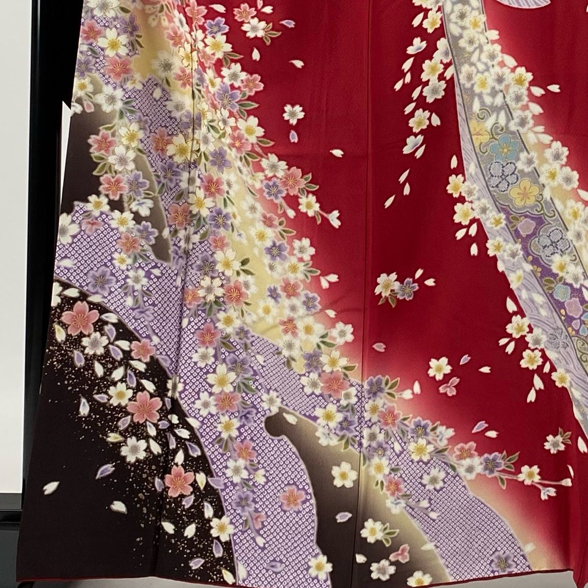 【大幅値下げ中！⠀】美品 振袖 赤 長襦袢付き 振り袖と長襦袢
