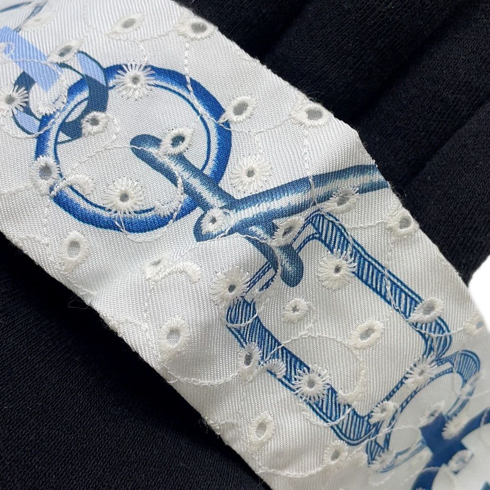 ブックル ブロデリー