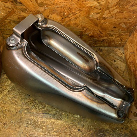 トライアンフ タンク 楽天市場】トライアンフ 水冷ツイン系 タンクキャップカバー