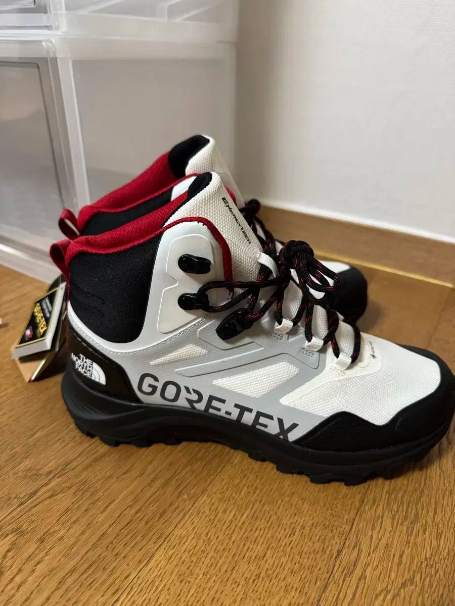 ノーススペースハイキングブーツ