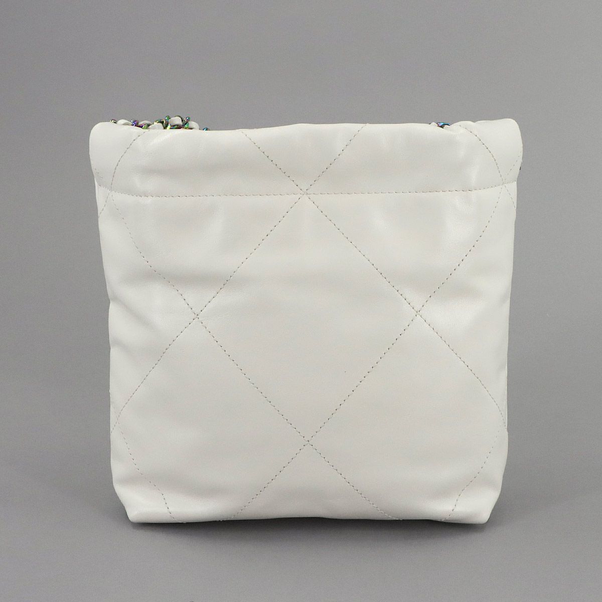 【エレガントなホワイト♪】CHANEL ショルダーバッグ 未使用 展示品 シャネル CHANEL 22 ミニ 2way チェーン ハンド