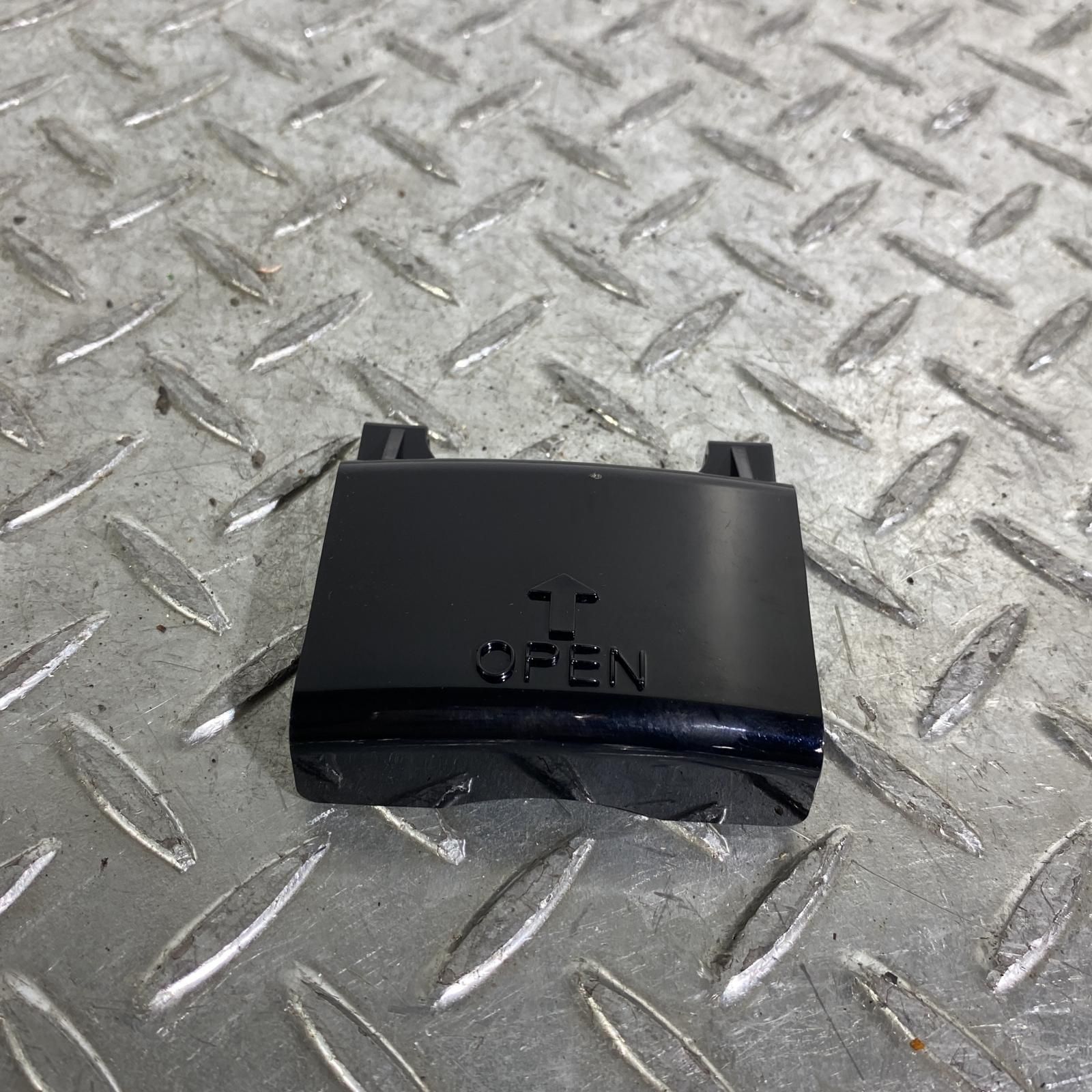 KAWASAKI Z400FX/Z400J リアキャリパー カバー カワサキ [M-250523-55] KAWASAKI Z400FX/Z400J リアキャリパー カバー カワサキ - メルカリ