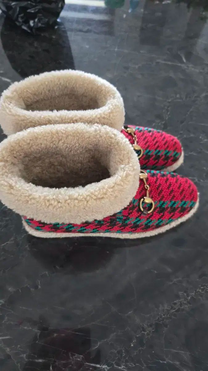 GUCCI グッチ レッド チェック ファー ブーツ