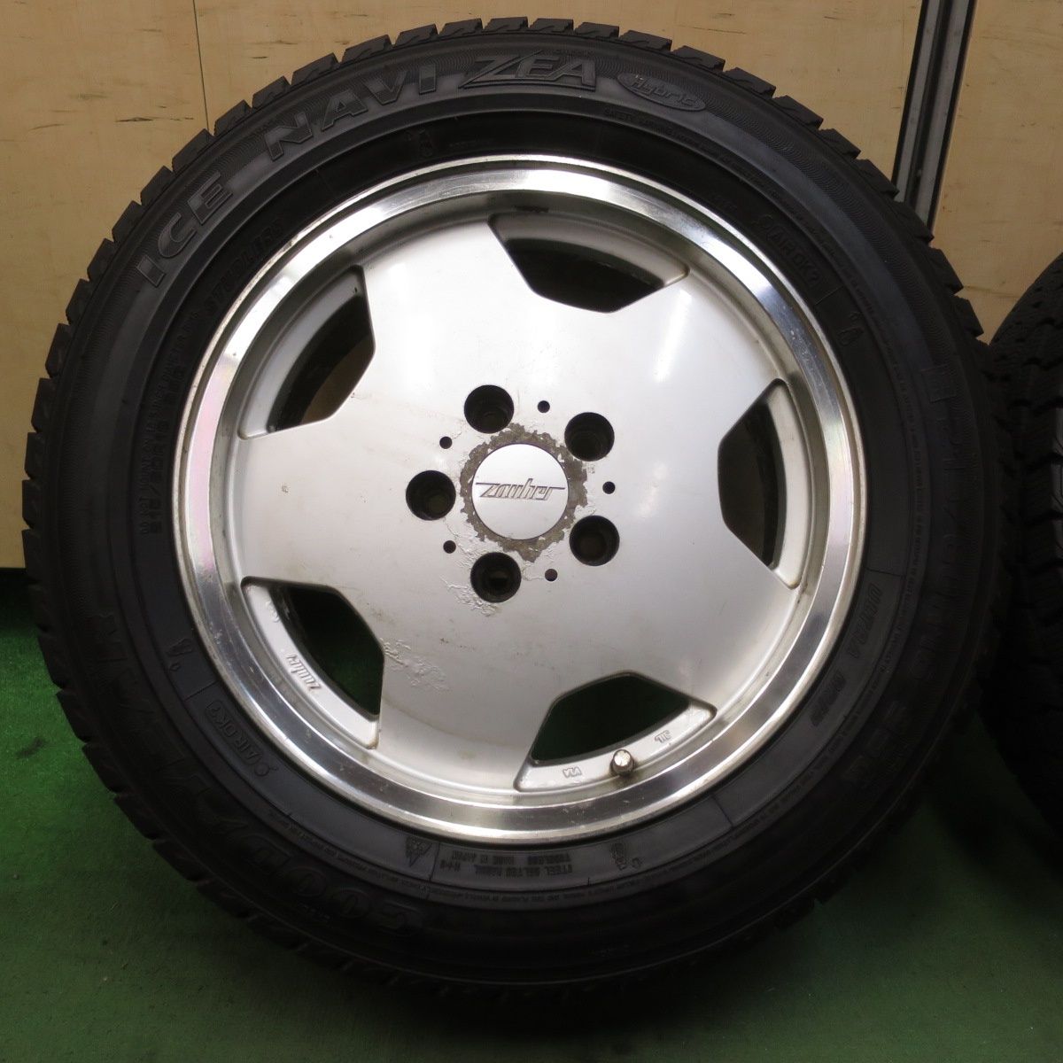 バリ溝 9.5分 スタッドレス 215 60R16 グッドイヤー アイスナビ ZEA Zauber ザウバー 16インチ PCD114.3 5H 5093015イス