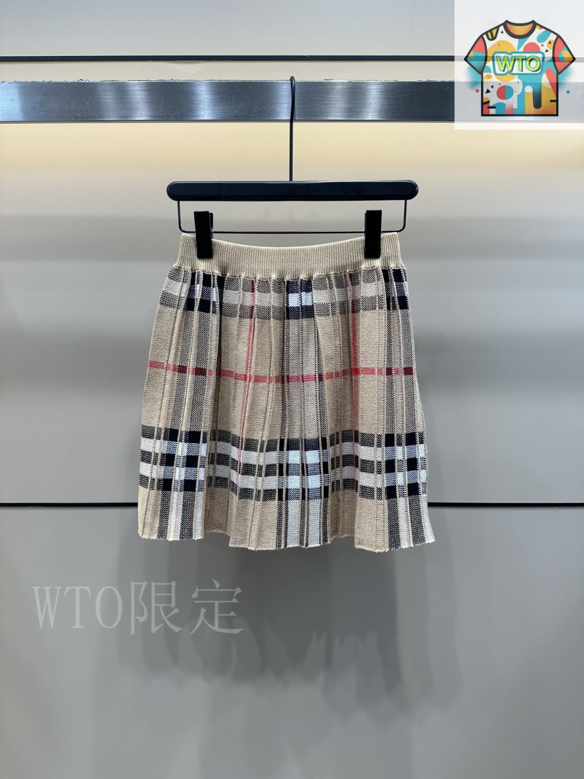 今日特価】Burberry 25 夏季 クラシックチェック ニットショート