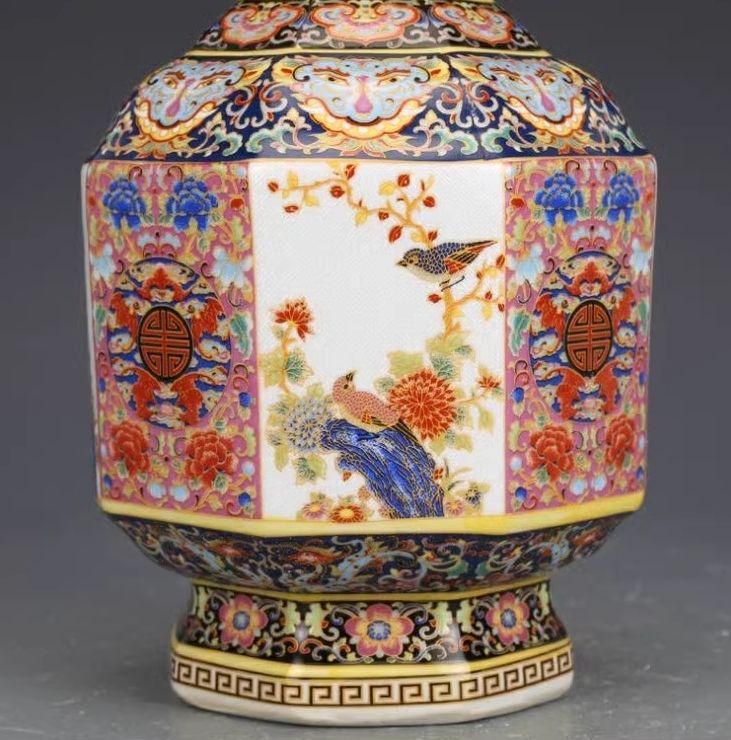 景徳鎮 陶磁 琺瑯彩蒜頭瓶 現代工芸品 美術品 装飾品 置物 景徳鎮 陶磁 琺瑯彩蒜頭瓶 現代工芸品 美術品 装飾品 置物
