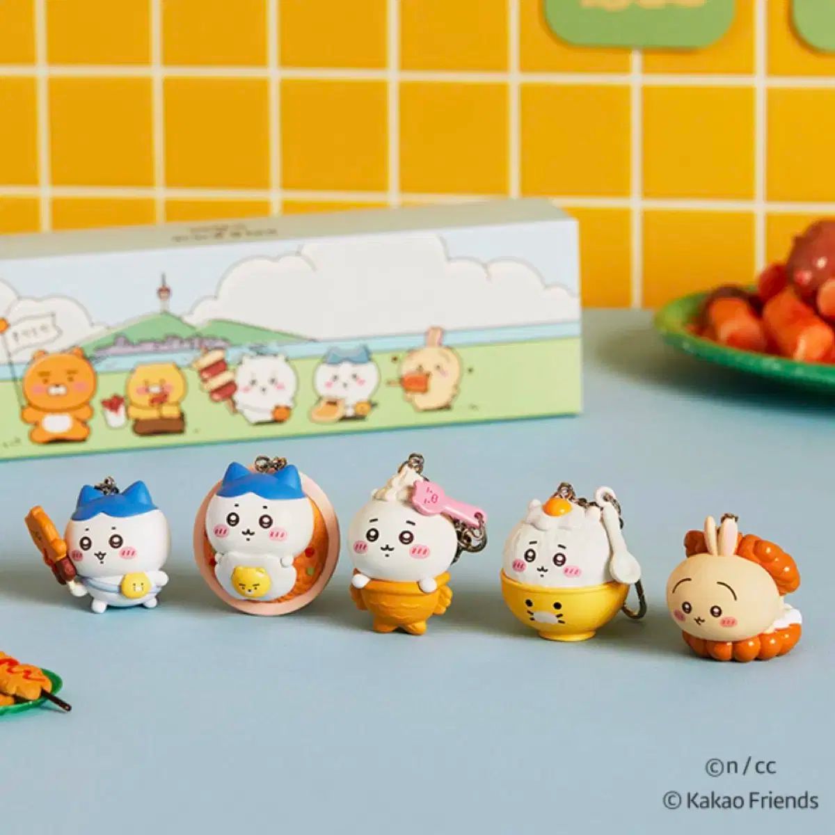 ちいかわ KAKAO FRIENDS カカオフレンズ コラボ キーホルダー セット バッチ