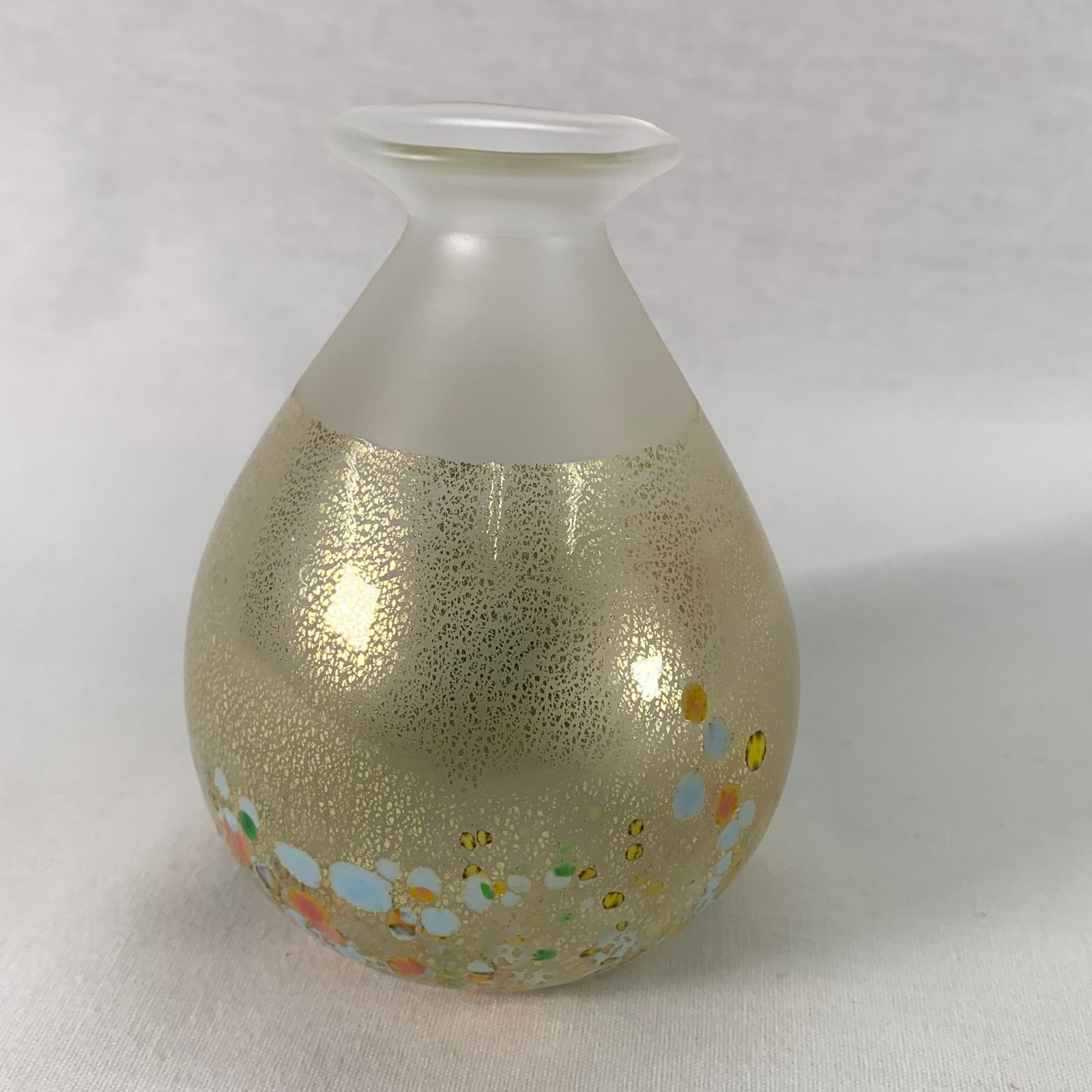 新品 未使用品 黒木国昭作 酒器 金彩 光琳 徳利 おちょこ 人間国宝ガラス工芸 黒木国昭 手吹ガラス 酒器 金彩「光琳」 – Gallery Nisui