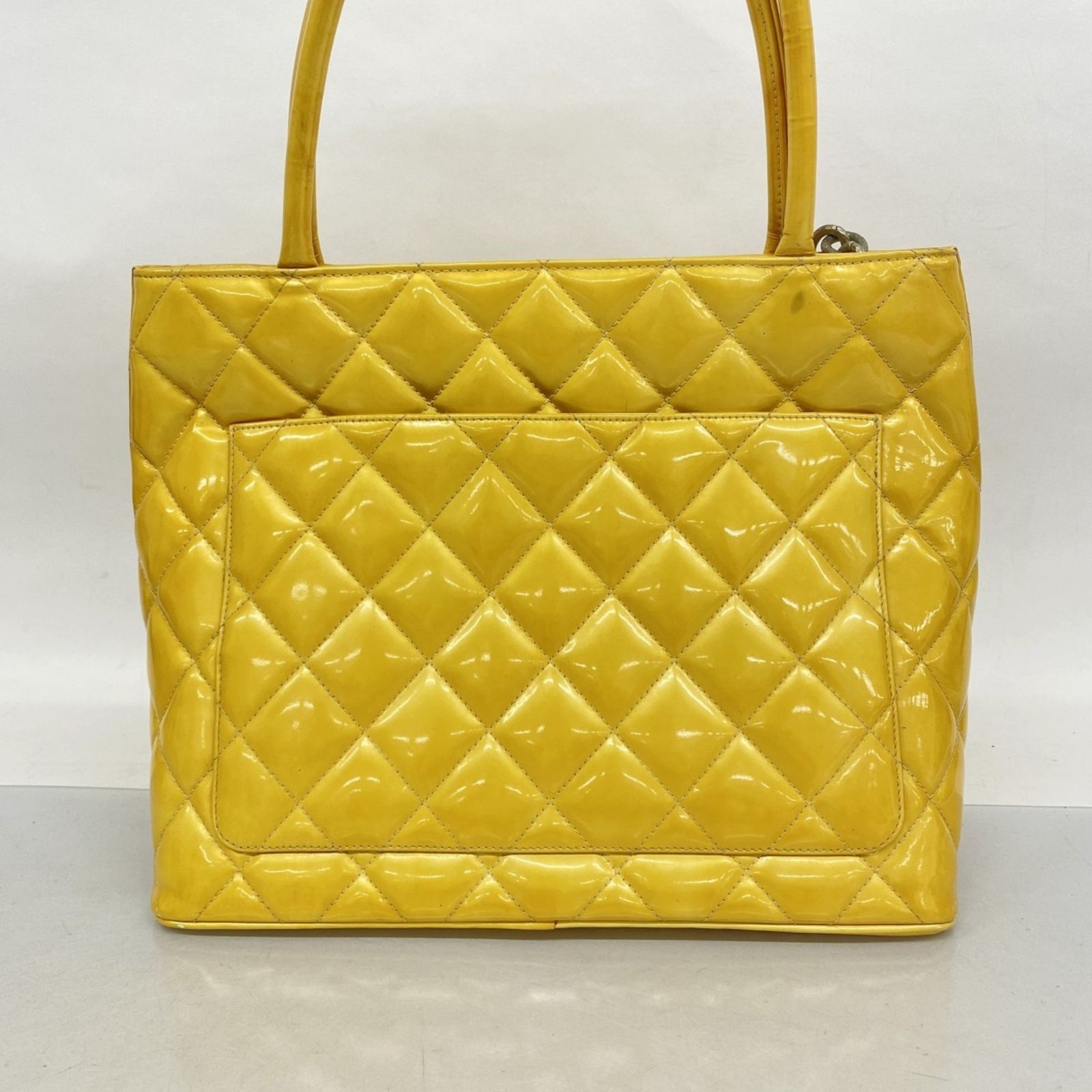 Chanel シャネル