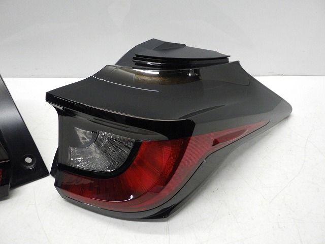 トヨタ ヤリス MXPA10/KSP210 後期純正フロントグリル 新品 ヤリス